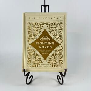 Fighting Words Devotional: Expanded Limited Edition - Ellie Holcomb, Hardback